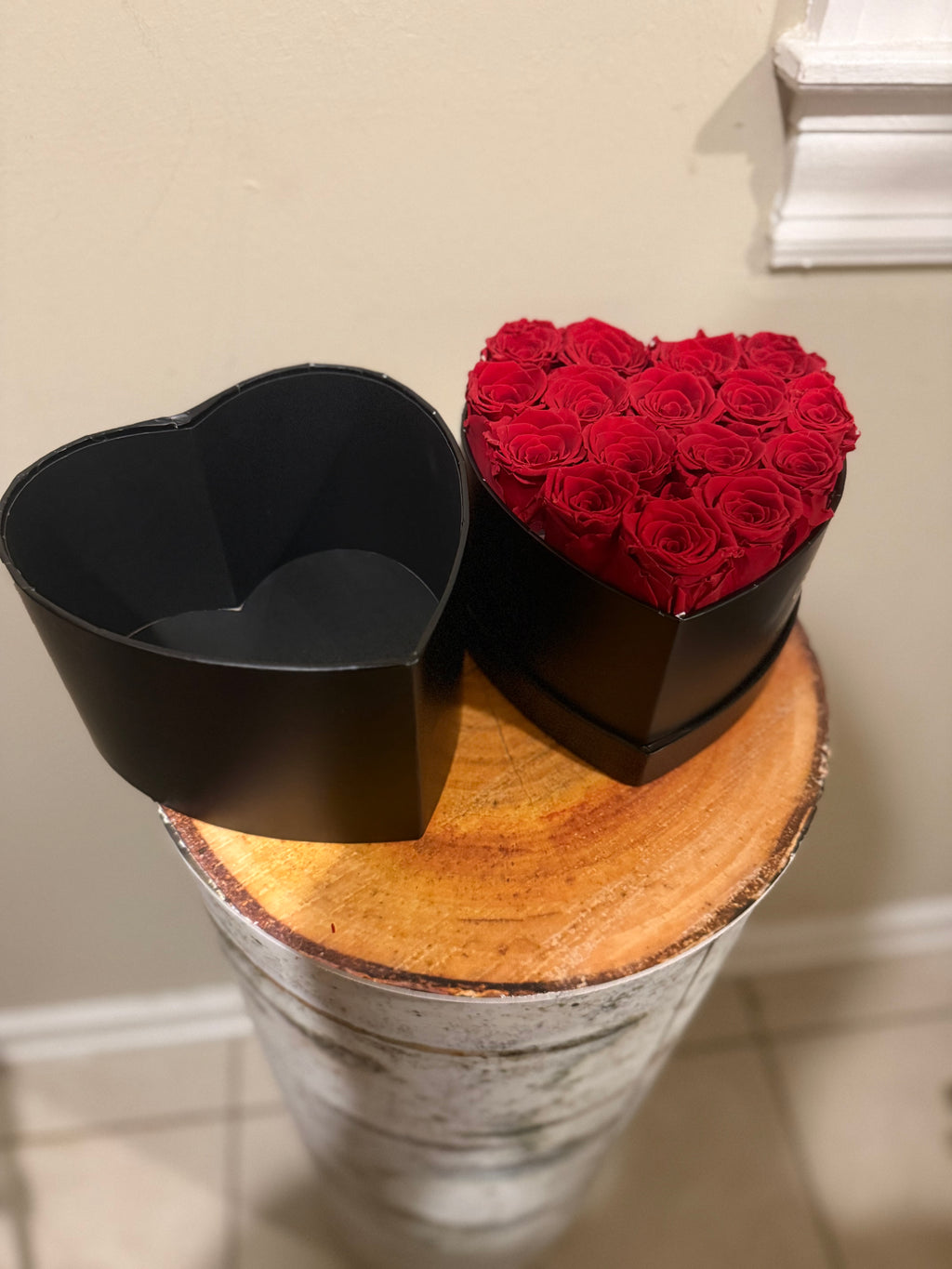 Small Box of 16 preserved roses