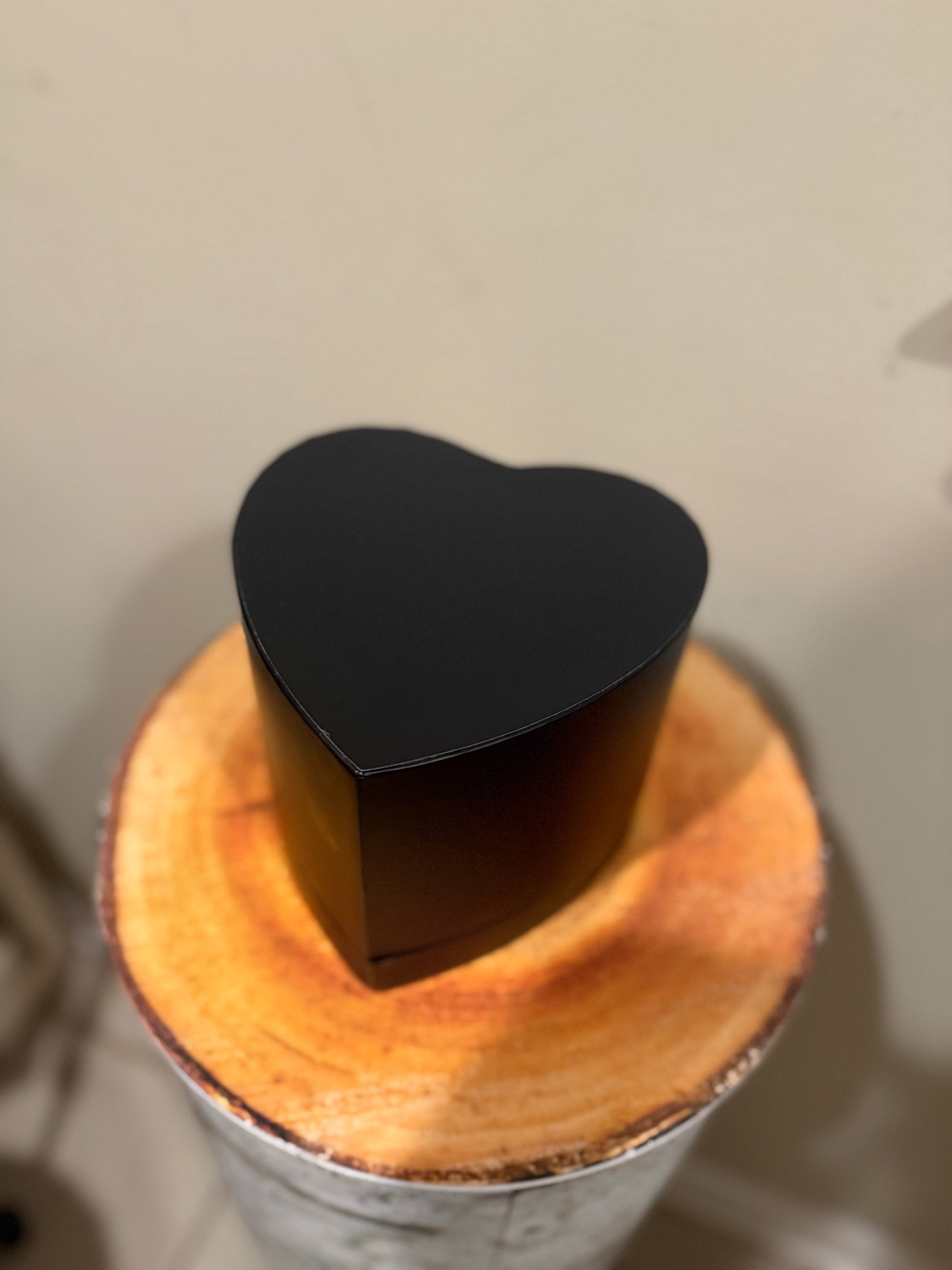 Small Box of 16 preserved roses