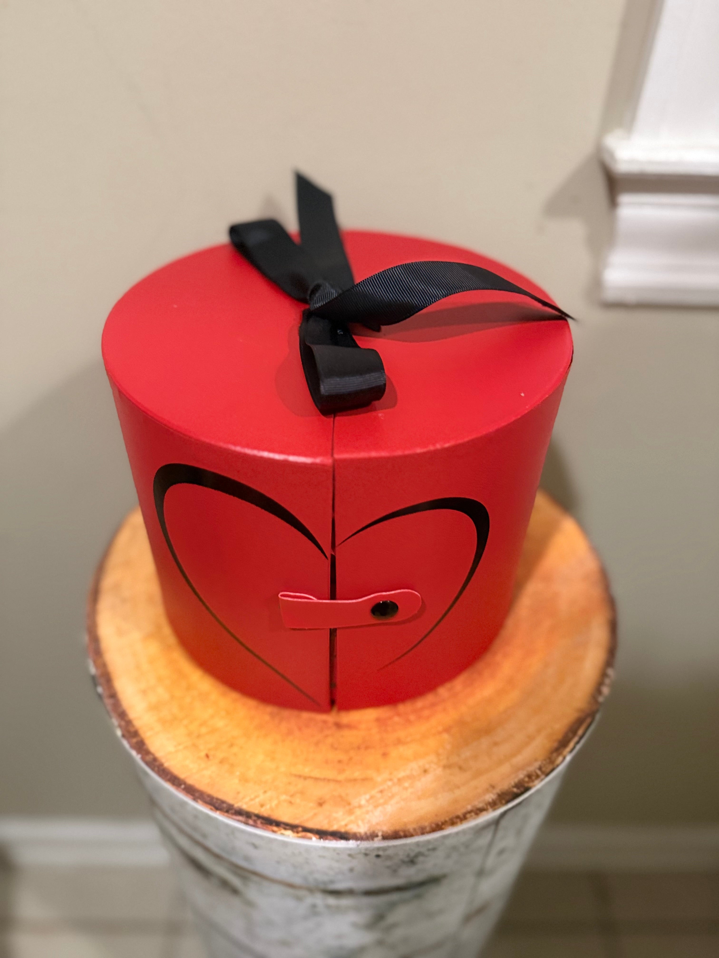 Medium Box of preserved roses