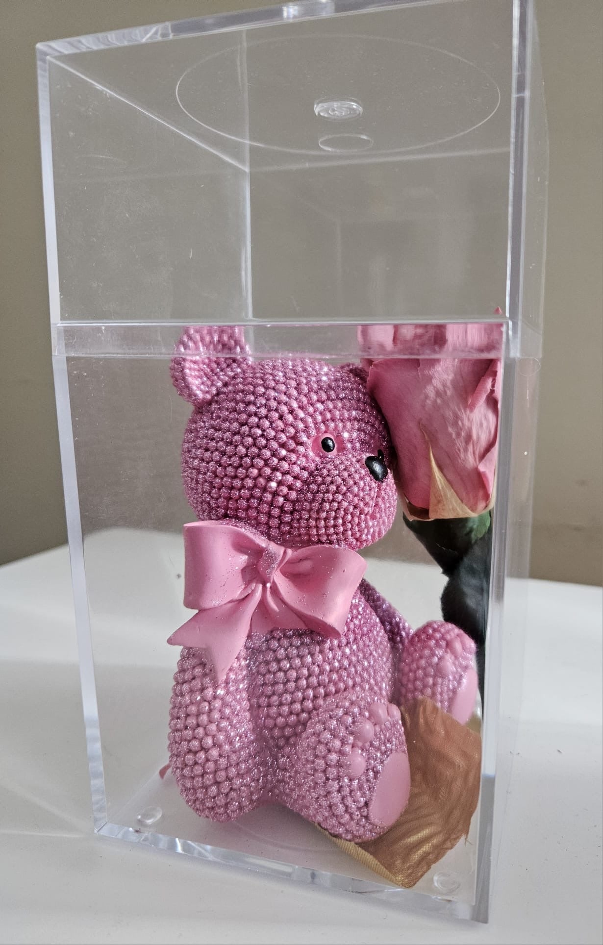 Single preserved rose with bear